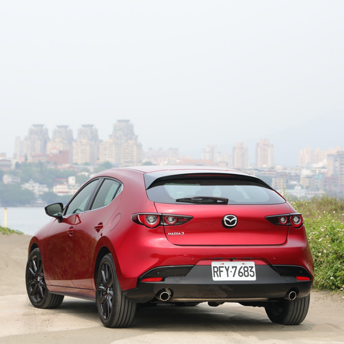 以「焔」為名淬鍊出都會紳士的本格浪漫:MAZDA3 HOMURA